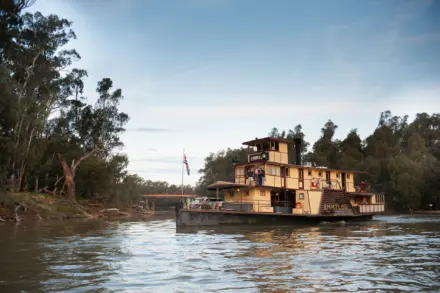 Moama on Murray Facilities Activities Pontoon Boats 3000px 12