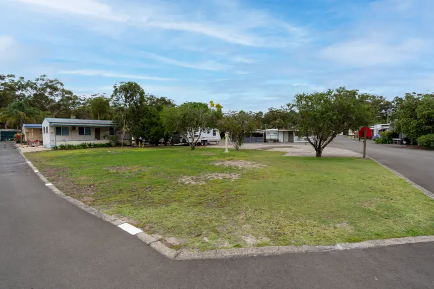 0285 Myola Tourist Park Extras Powered campsites