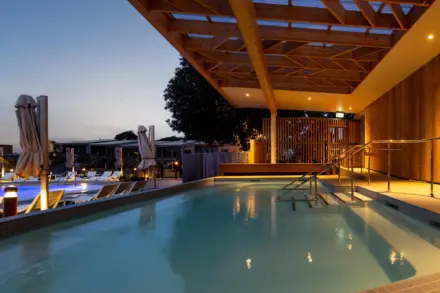 Papamoa beach accommodation spa