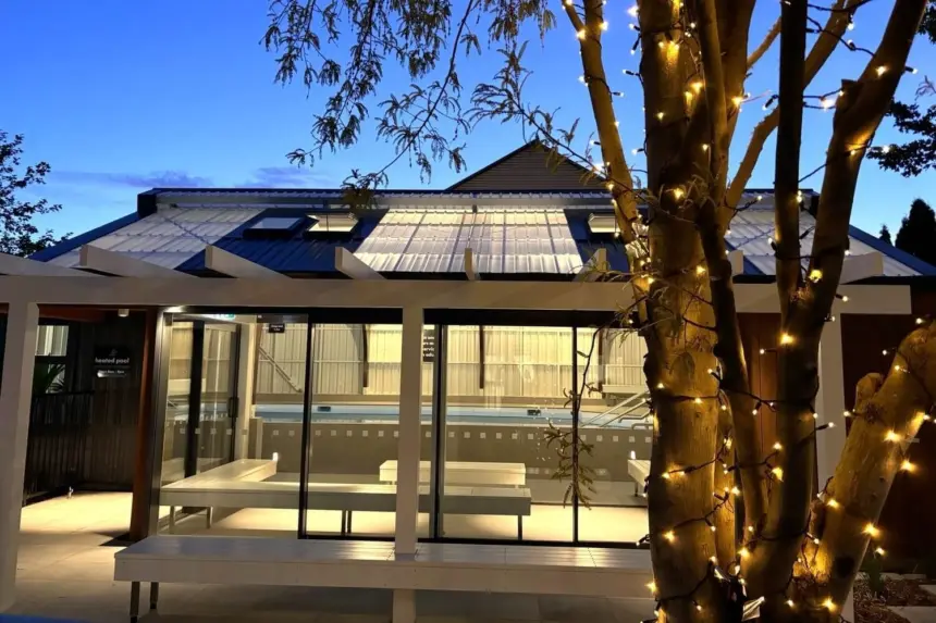 Christchurch campervan park pool