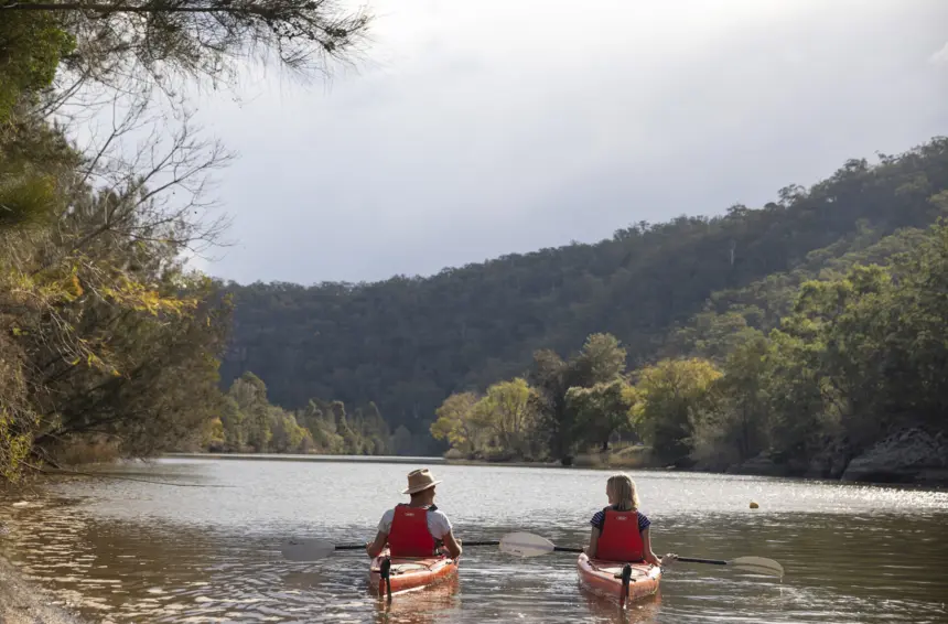 Kayaking Hawkesbury River courtesy Destination NSW